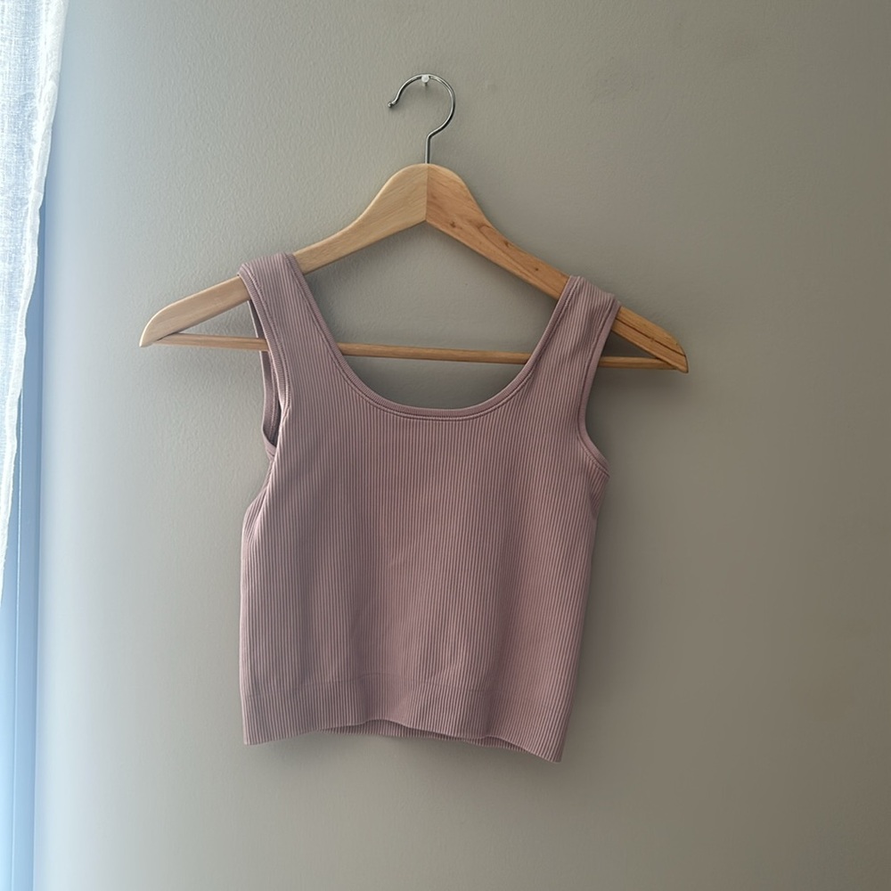 Cute Athleta Top - Picture 2 of 3